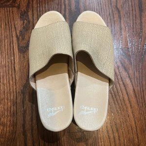 Dansko sandal heel